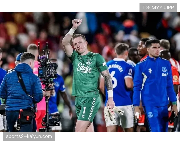 埃弗顿主场氛围狂热但心理包袱重，近半年主场不胜魔咒